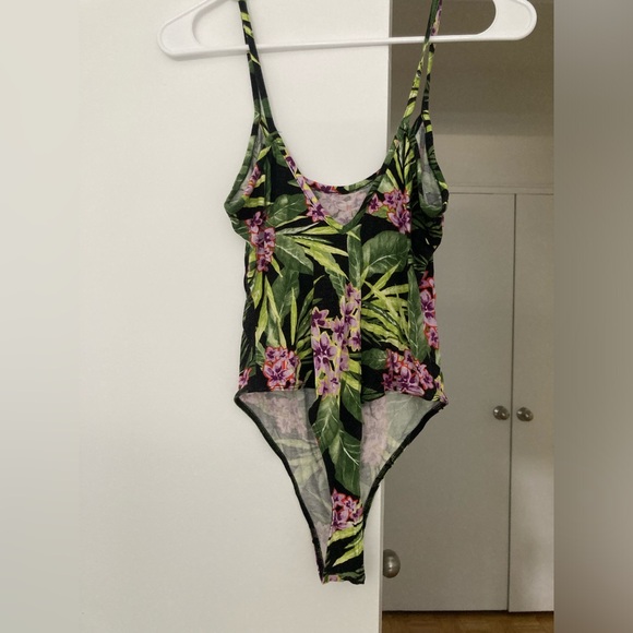 Forever 21 floral bodysuit - Picture 2 of 2